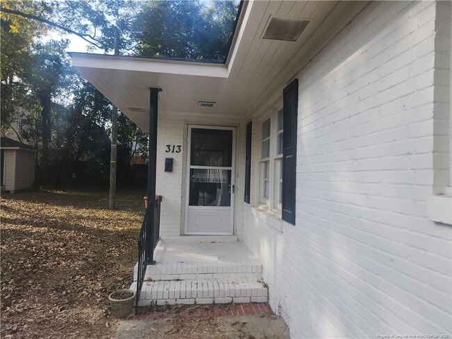 313 Oakridge Ave in Fayetteville, NC - Building Photo - Building Photo