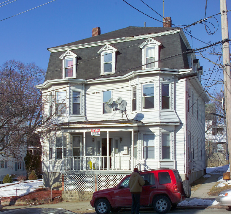 934 Middle St in Fall River, MA - Building Photo