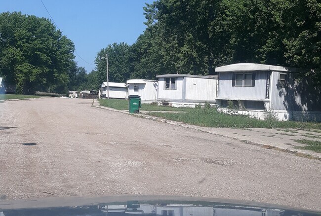 34 pad Mobile Home Park in Tracy, MN - Building Photo - Building Photo