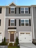 7275 Congressional Cir in Ruther Glen, VA - Building Photo