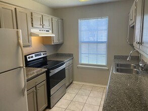 1723 James Buchanan Dr in Biloxi, MS - Building Photo - Building Photo