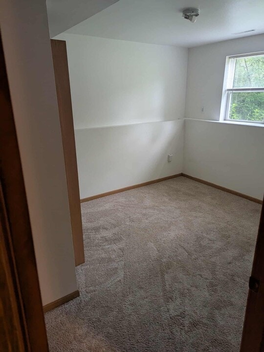 487 W Prairie St in Endeavor, WI - Building Photo