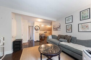 117 Cheritan Av in Toronto, ON - Building Photo