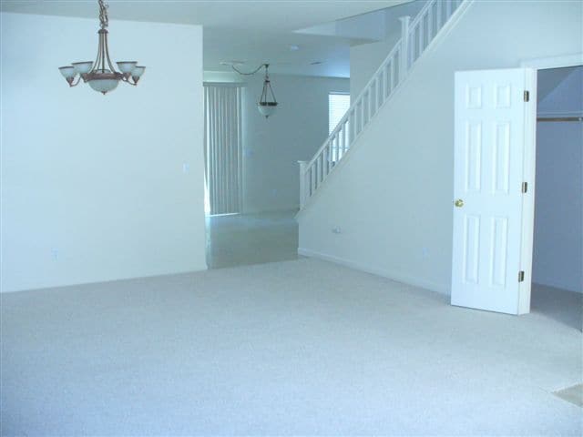 2220 Yarnell Way in Elk Grove, CA - Building Photo - Building Photo