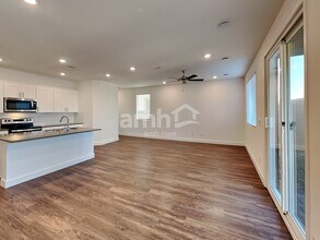9127 Liberty Cap Ct in Las Vegas, NV - Building Photo - Building Photo
