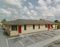 1027 NW 9th Ave in Florida City, FL - Building Photo - Building Photo