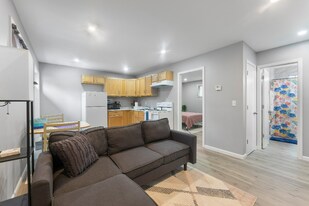 438 N Park Ave in Warren, OH - Building Photo