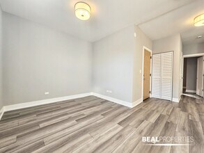 3935 N Janssen, Unit 1 in Chicago, IL - Building Photo - Building Photo