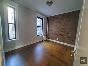 SPACIOUS GRAMERCY PARK 3 BEDROOM - WON'T L in New York, NY - Building Photo - Building Photo