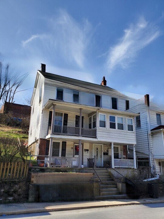 41 Baltimore St in Glen Rock, PA - Building Photo