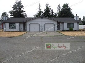 13204-13206 4 Ave Ct E in Parkland, WA - Building Photo