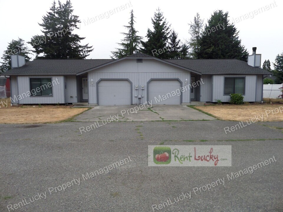 13204-13206 4 Ave Ct E in Parkland, WA - Foto de edificio