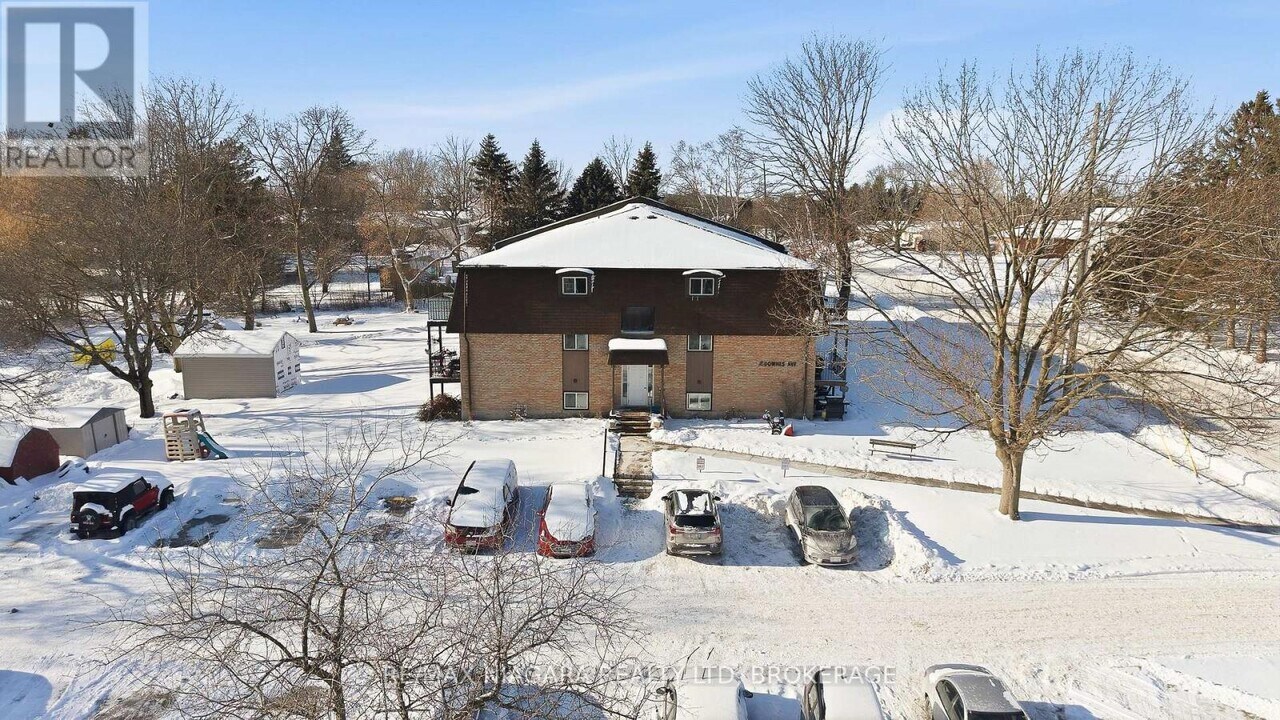 23 Downes Ave in Prince Edward, ON - Building Photo