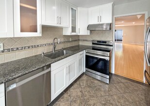 883 Calle De Verde in San Jose, CA - Building Photo - Building Photo