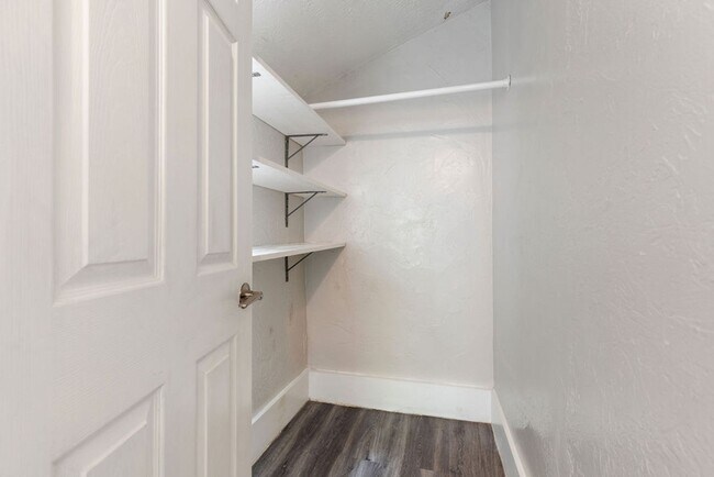 5409 Bridge Ave in Cleveland, OH - Building Photo - Building Photo