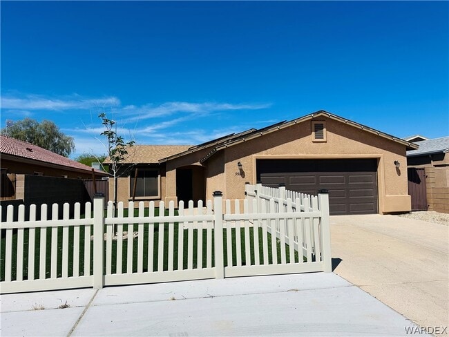 property at 9927 S Phoenix Dr