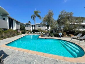 4723 La Villa Marina, Unit D in Marina Del Rey, CA - Building Photo - Building Photo