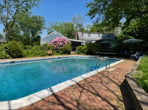 34 Little Neck Rd in Centerport, NY - Building Photo - Building Photo