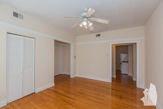 859 W Cornelia Ave in Chicago, IL - Building Photo - Building Photo