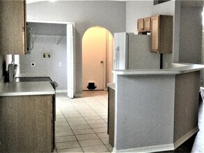 1615 Alhambra Crest Dr in Ruskin, FL - Building Photo - Building Photo