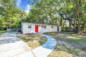 4461 Melvin Cir E in Jacksonville, FL - Building Photo - Building Photo