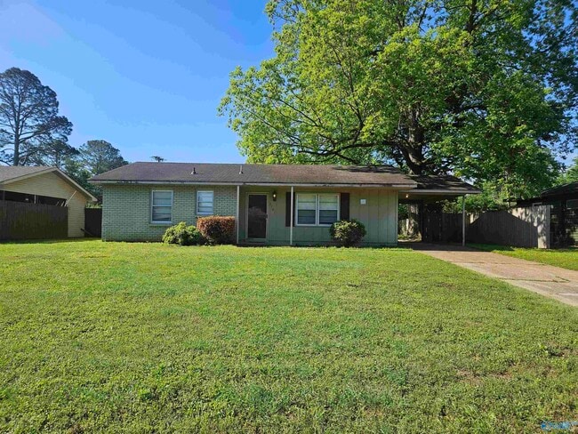 2107 Harrison St SE in Decatur, AL - Building Photo - Building Photo