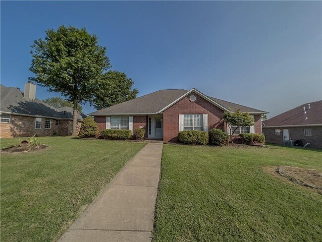 3000 Red Haven St in Bentonville, AR - Foto de edificio - Building Photo