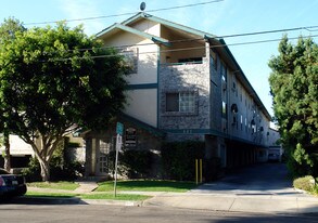 842 N Acacia St Apartments