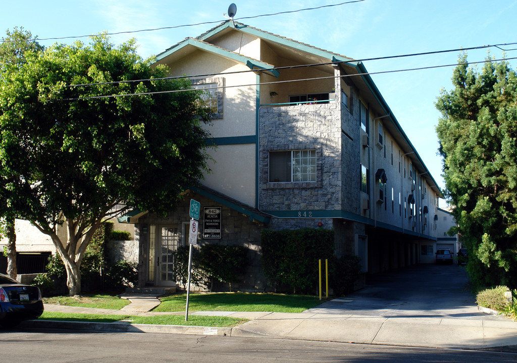 842 N Acacia St in Inglewood, CA - Foto de edificio