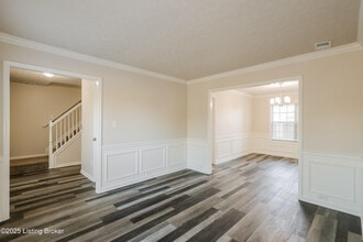 9002 Crooked Arrow Ct in Louisville, KY - Building Photo - Building Photo