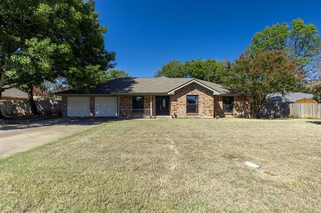 1634 Robin Pl in Cleburne, TX - Building Photo