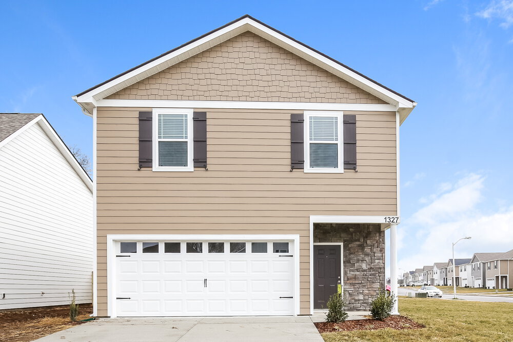 1327 Rutherford St in Murfreesboro, TN - Building Photo