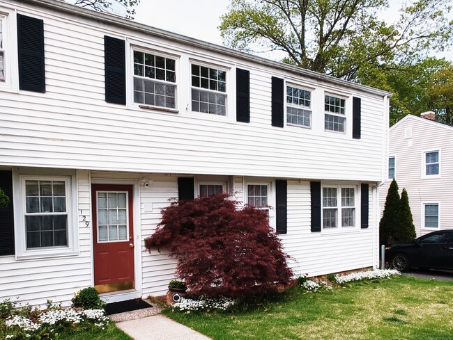 property at 129 Pennsylvania Ave