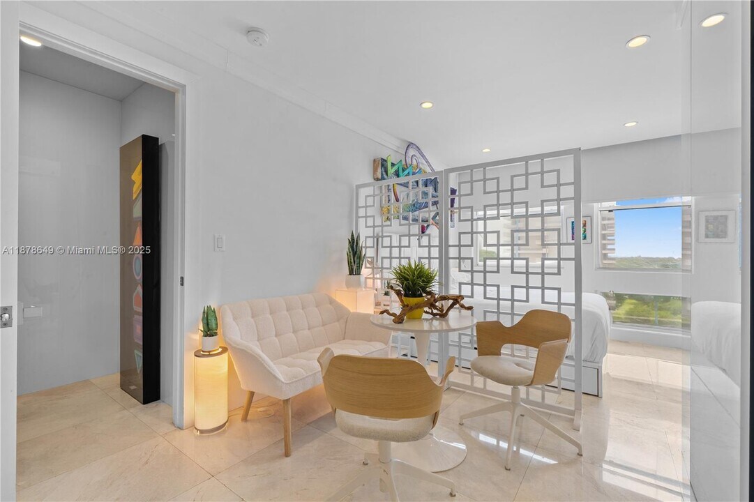 700 Biltmore Way in Coral Gables, FL - Building Photo