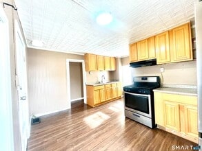 128 Franklin St in Waterbury, CT - Foto de edificio - Building Photo