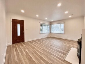 5332 NE 26th Ave in Portland, OR - Foto de edificio - Building Photo