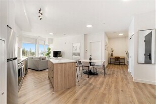 The Monterey in Ottawa, ON - Building Photo