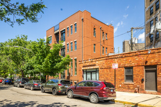 1530 W Haddon Ave in Chicago, IL - Building Photo - Building Photo