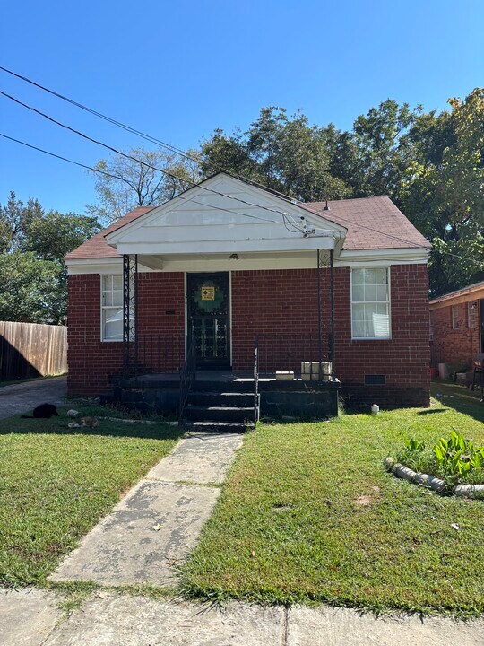1614 Oakwood Dr in Memphis, TN - Building Photo