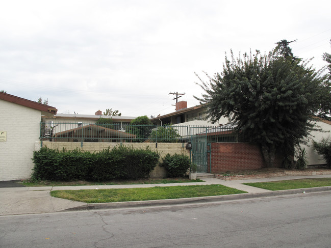 1214 Elmhurst Ave in Duarte, CA - Foto de edificio - Building Photo