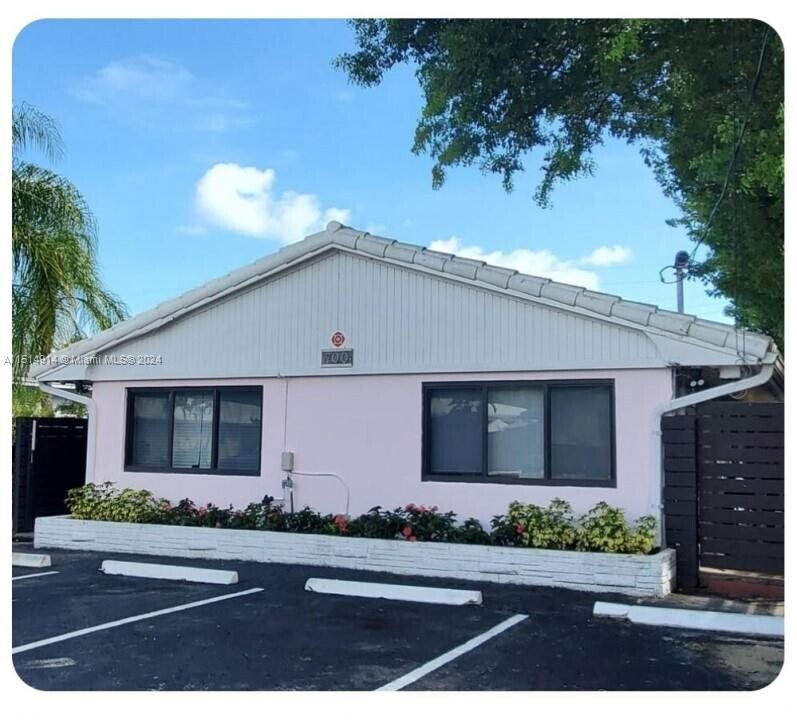 700 SE 14th Ct in Fort Lauderdale, FL - Building Photo