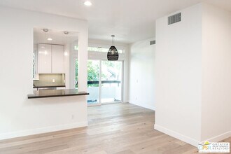 717 Orlando Ave in Los Angeles, CA - Building Photo - Building Photo