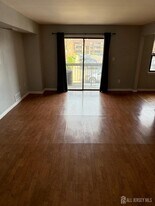 1703 Raspberry Ct in Edison, NJ - Building Photo