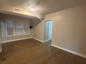 5311 S Ellis Ave in Chicago, IL - Building Photo - Building Photo