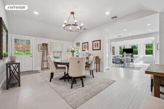 131 Elm St in Southampton, NY - Building Photo - Building Photo