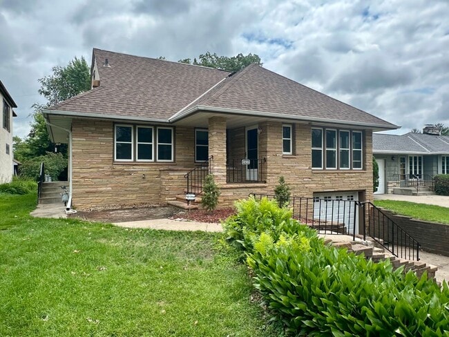 1632 E Shore Dr in St. Paul, MN - Building Photo - Building Photo
