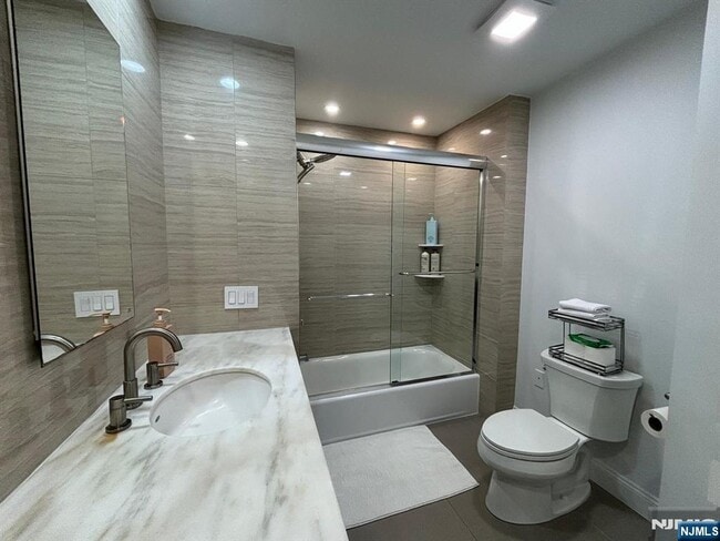 property at 20 Veterans Way