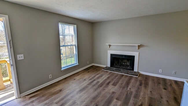 5122 Linbar Dr, Unit 5122 in Nashville, TN - Foto de edificio - Building Photo