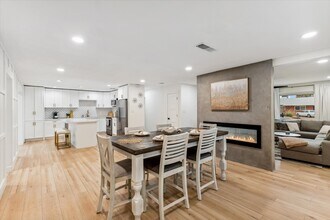 8144 E Clarendon Ave in Scottsdale, AZ - Building Photo - Building Photo