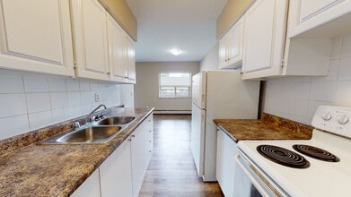 Prospect Towers in Hamilton, ON - Building Photo - Building Photo